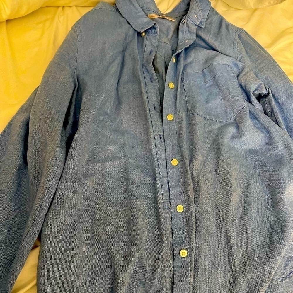 GAP Women's Button Down